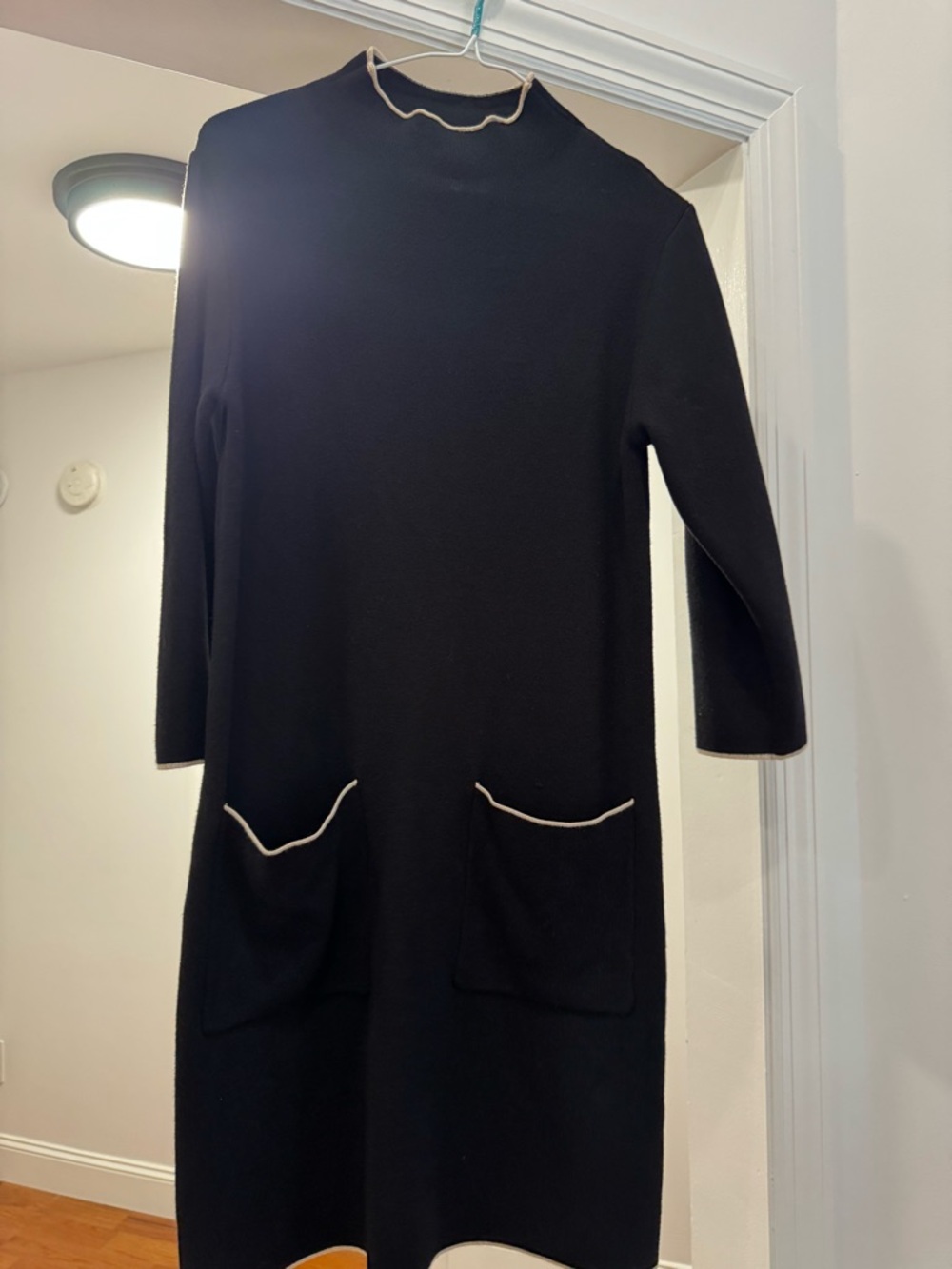 Max Studio Black Long-Sleeve Shift Dress with Cream Trim